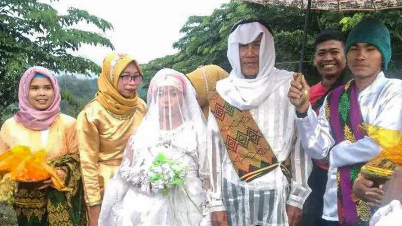 78-year-old-man-marries-18-year-old-girl-purely-out-of-love-they