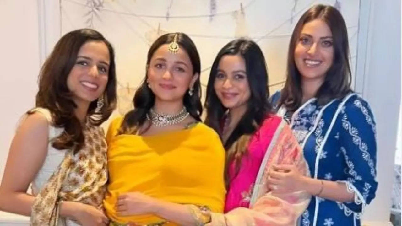 Mom-to-be Alia Bhatt looks like a ray of sunshine at her baby shower