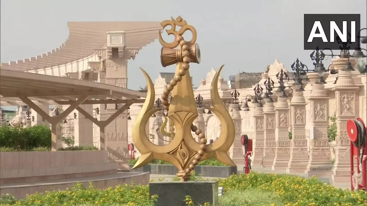 Ujjain Mahakal Lok A sneak peek into Mahakaleshwar Temple corridor to