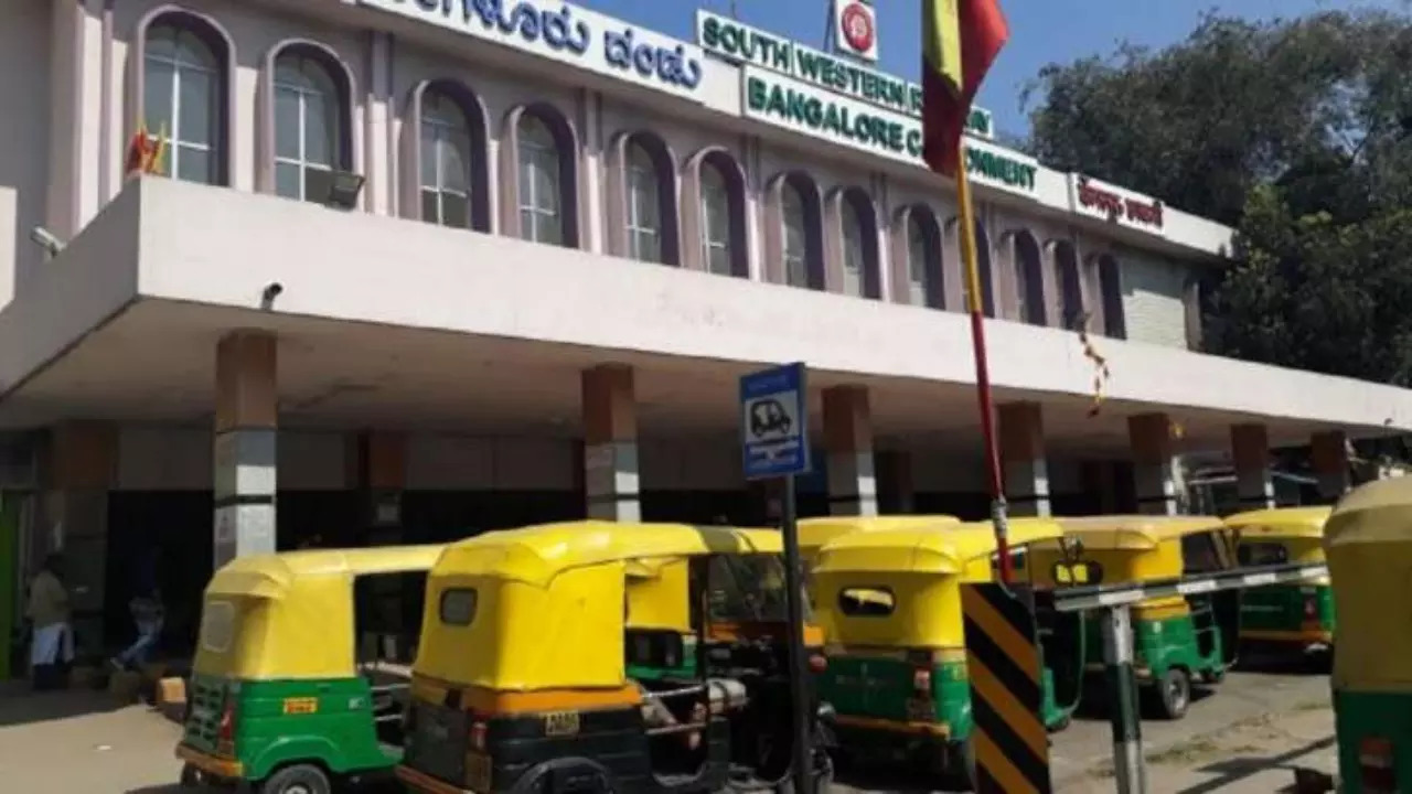 Autorickshaws outside Bengaluru Railway station.