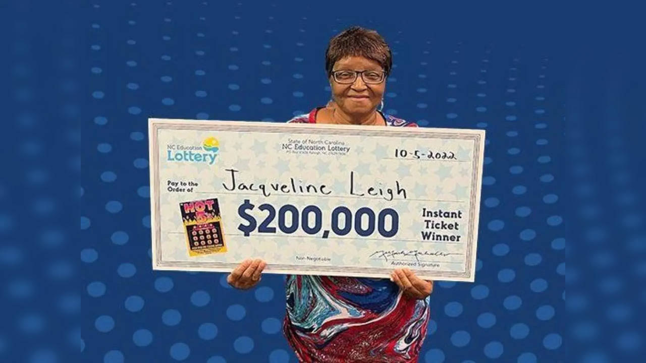 Jacqueline Leigh nearly threw away her $200,000 winner ticket in the dustbin | Picture courtesy: North Carolina Education Lottery/UPI