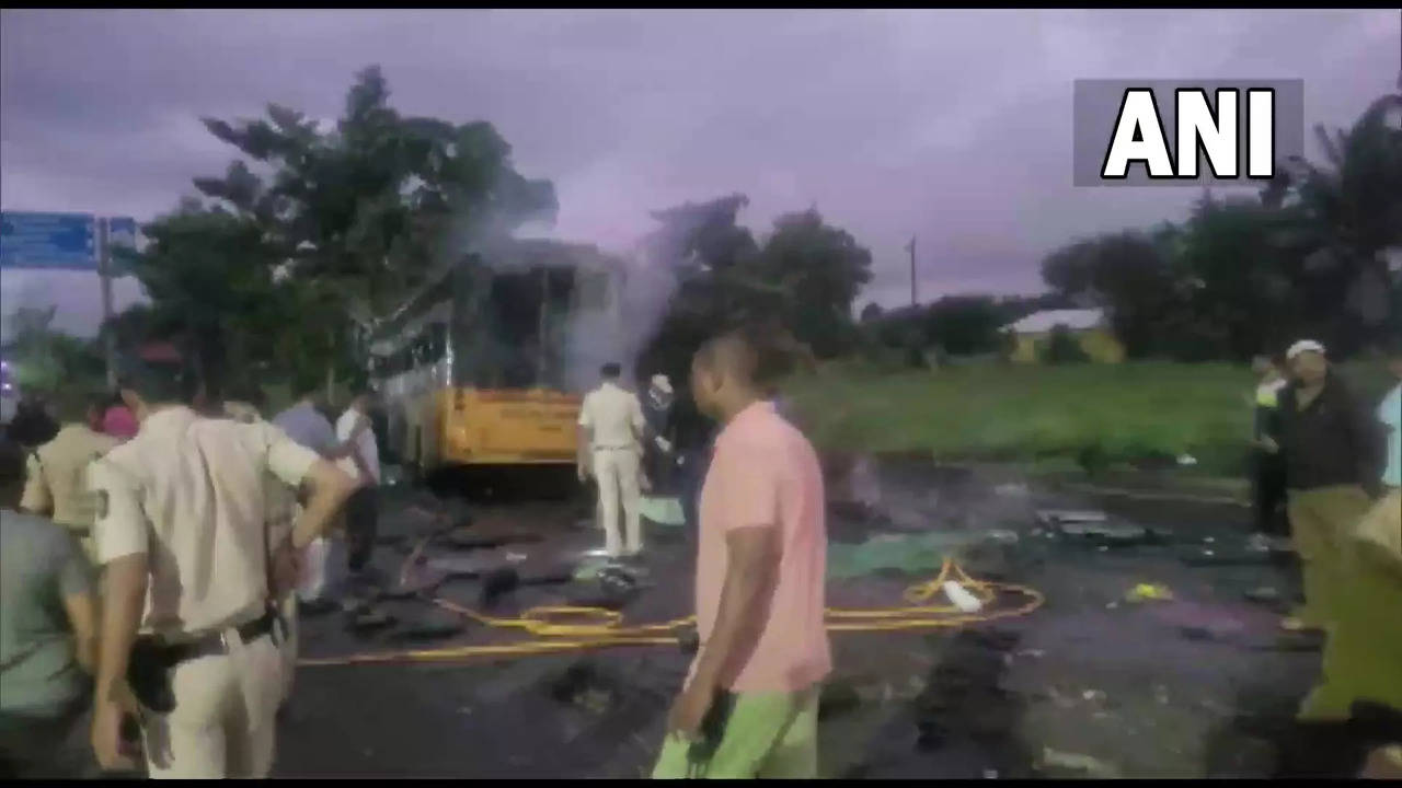 ​Nashik bus fire