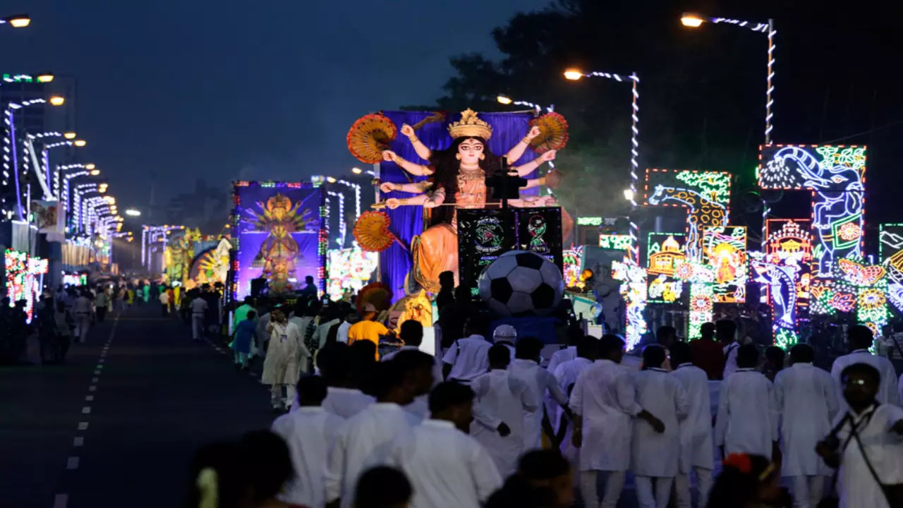 Durga idol procession Kol