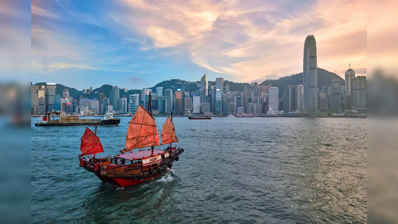 Hong Kong to give away 500,000 free air tickets to boost tourism