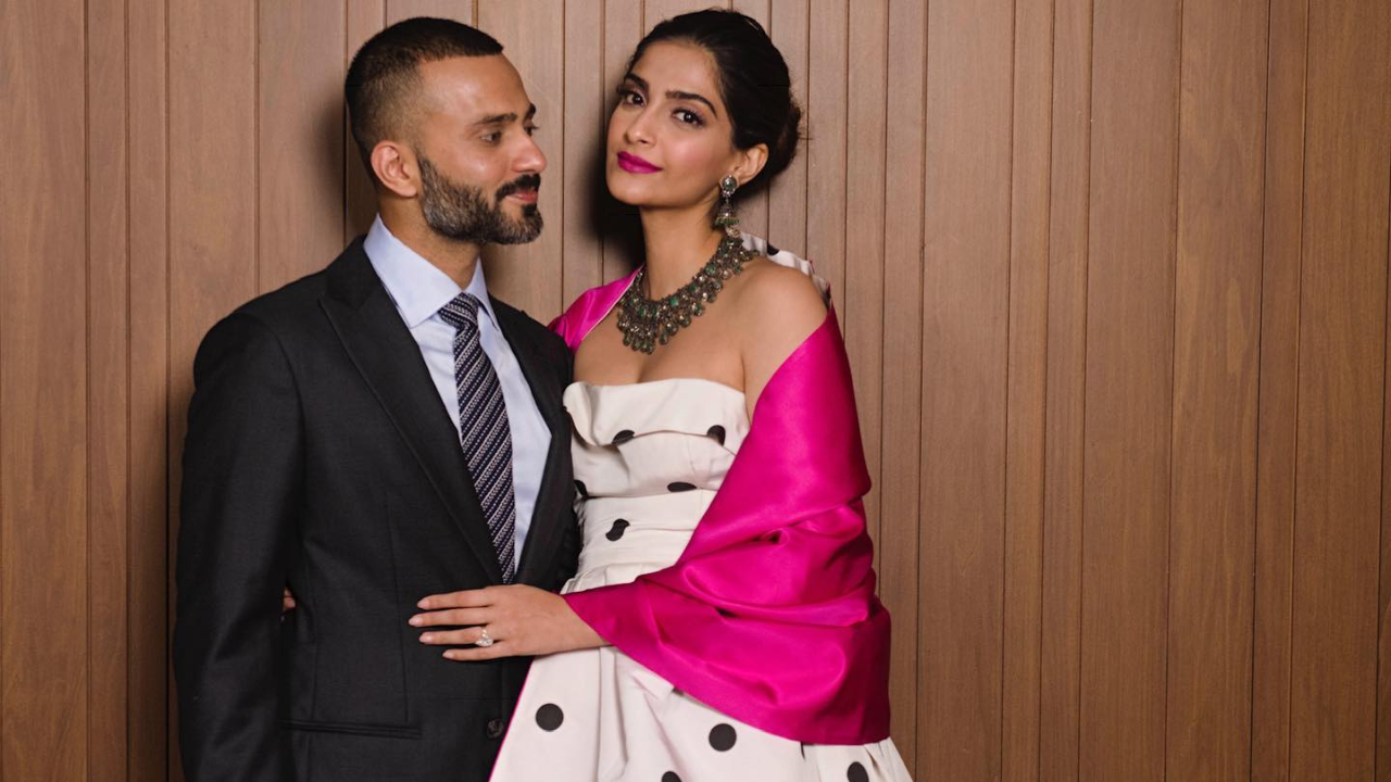 New mom Sonam Kapoor is leaving her hubby Anand Ahuja 'breathless and speechless'