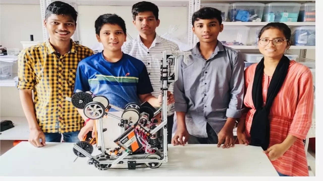 Der Stolz der Nation!  5 benachteiligte Schüler bauen einen Roboter;  Indien in der Schweiz zu vertreten