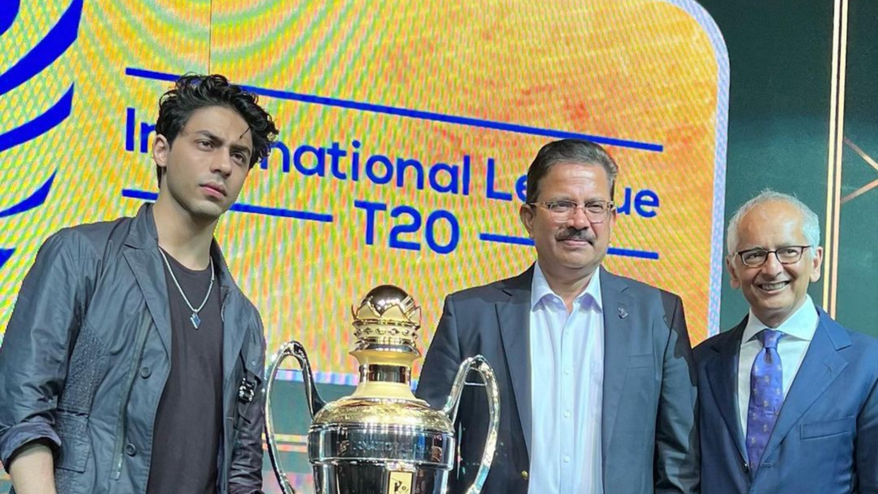 Fans ask 'why so handsome' as Aryan Khan attends International League T20  event in Abu Dhabi - PHOTOS