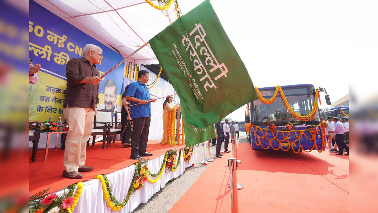 Delhi new CNG buses