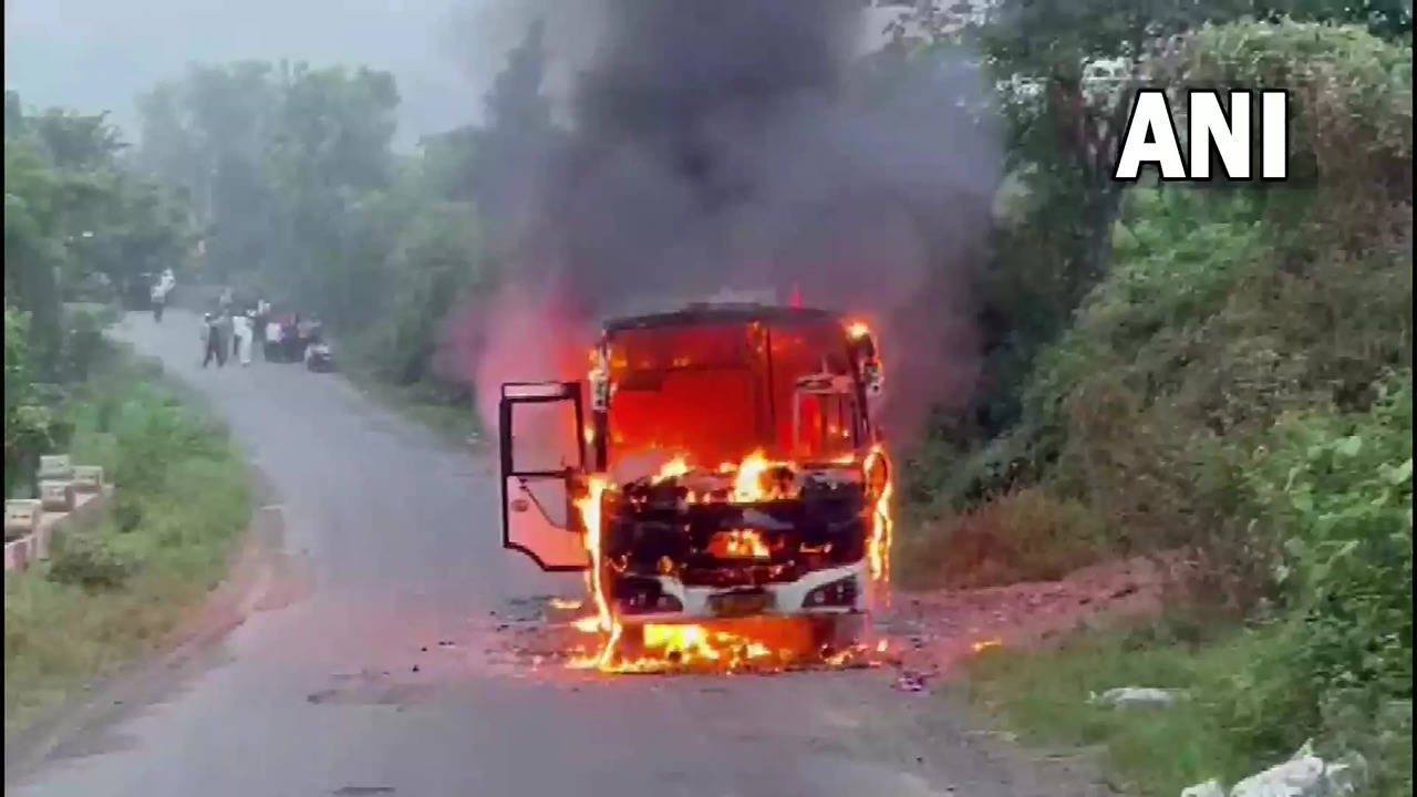 Pune bus fire