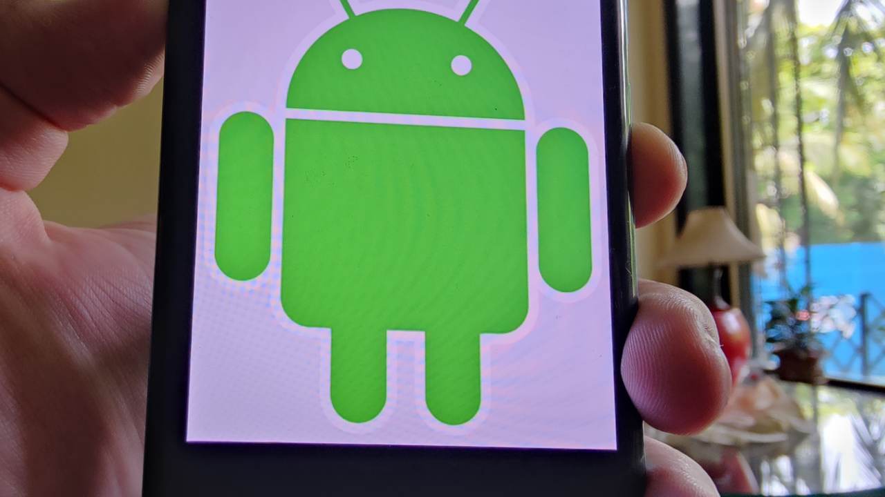 learn-how-to-secretly-forward-text-messages-on-android-and-iphone