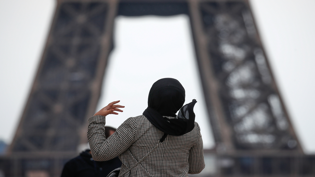 A woman wearing headscarf