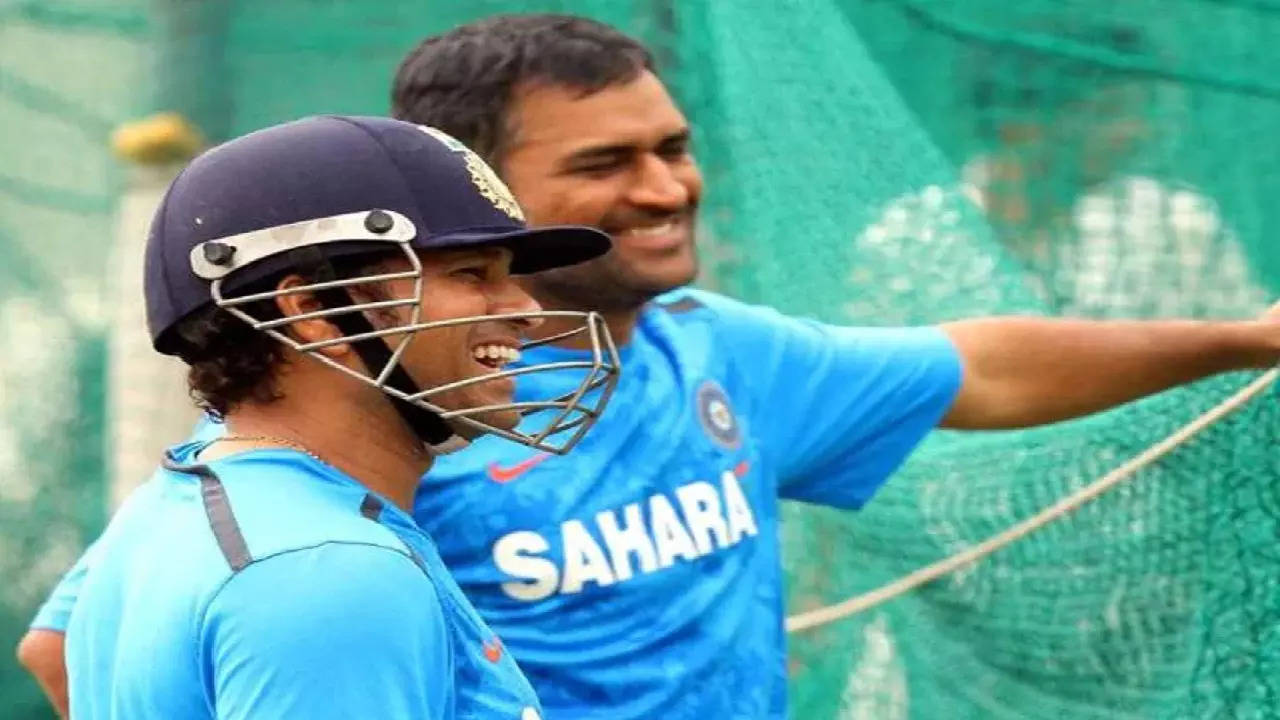 Watch: Sachin Tendulkar's Statue Unveiled At Wankhede Stadium, CM Shinde &  Sharad Pawar Among Bigwigs In Attendance