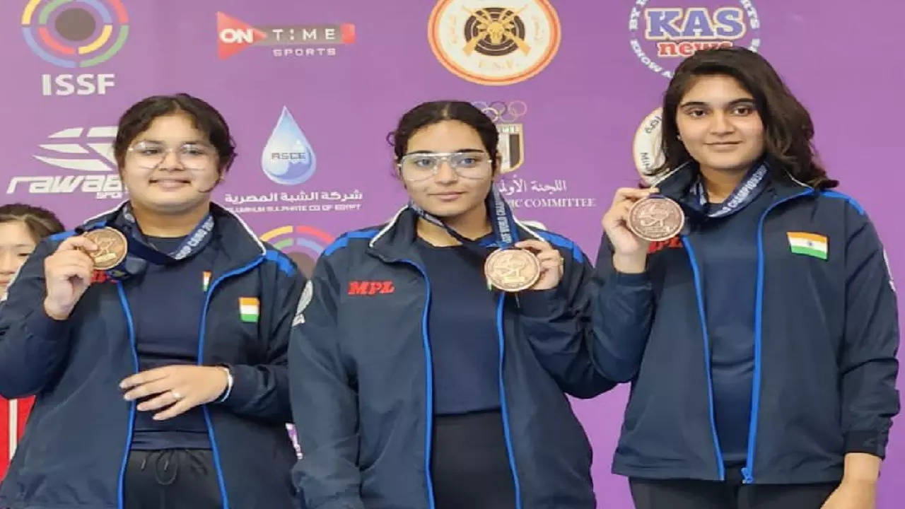 India Junior Women's Team Clinch Bronze In 25m Pistol Category At ISSF ...