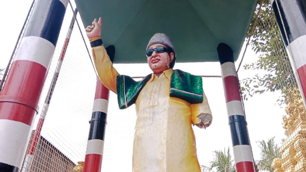 MGR statue