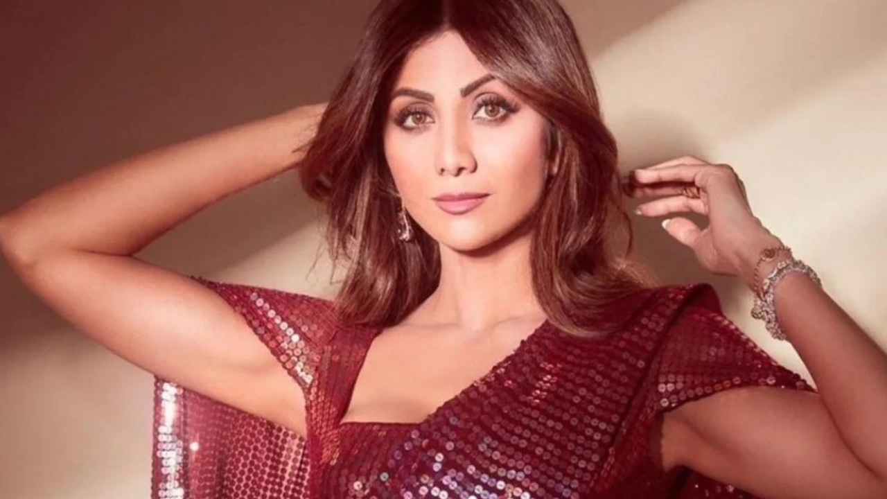 6 Sensational & Bold Saree Looks Of Shilpa Shetty