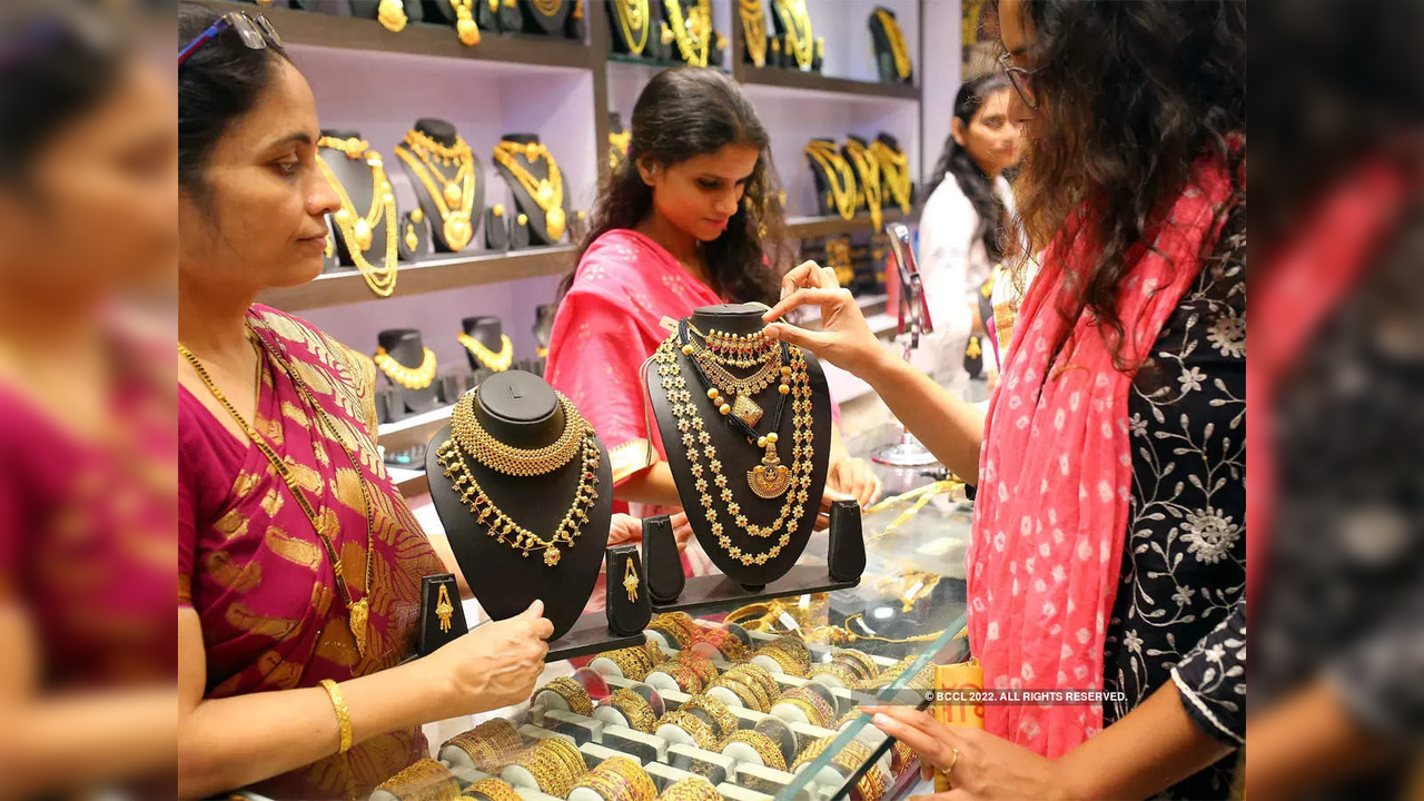 Jewellery sale on Karva Chauth: Gold, silver sold worth Rs 3,000 crore across India