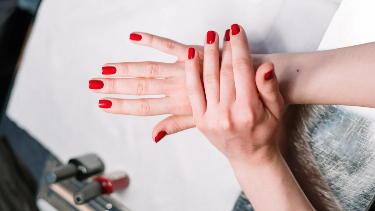 Red nails