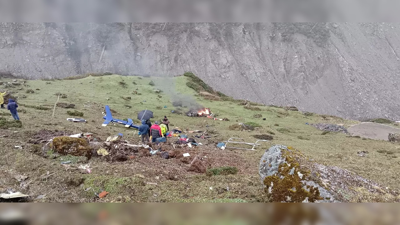 7 killed after helicopter carrying Kedarnath pilgrims crashes, inquiry ordered