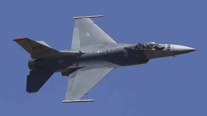 US F-16 fighter jet