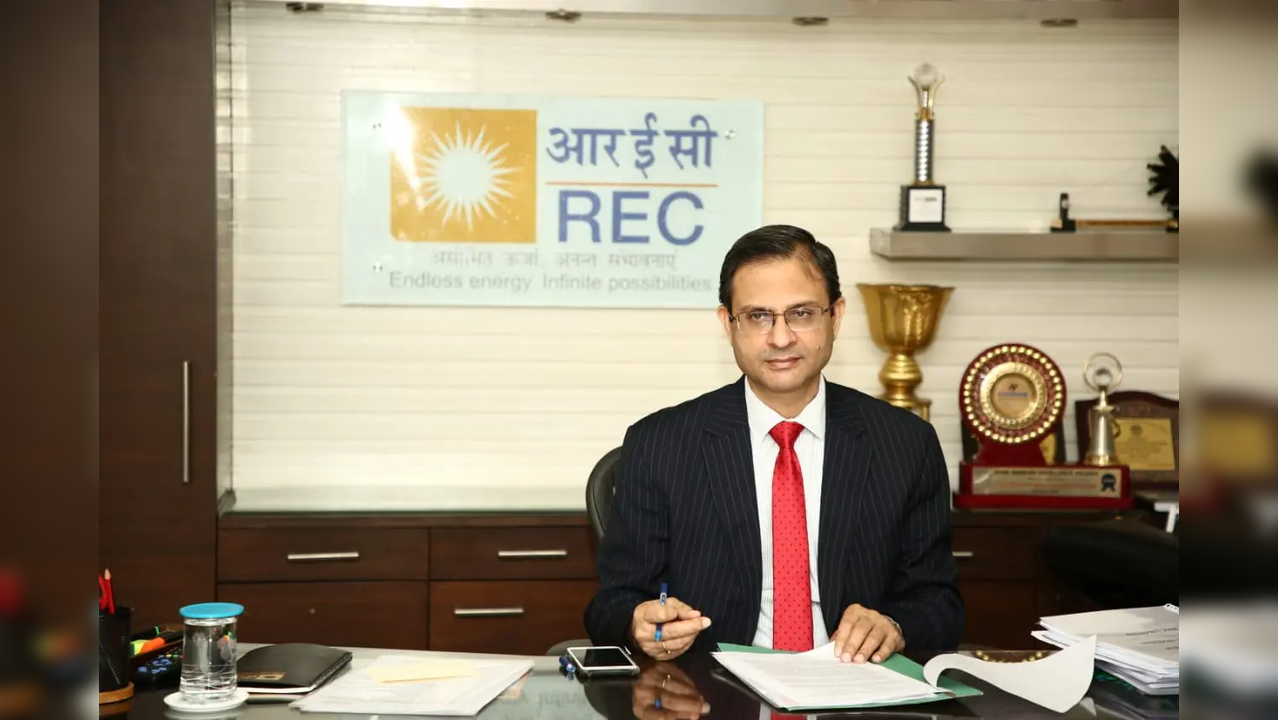 Financial Services Secretary  Sanjay Malhotra to take over as new revenue secretary