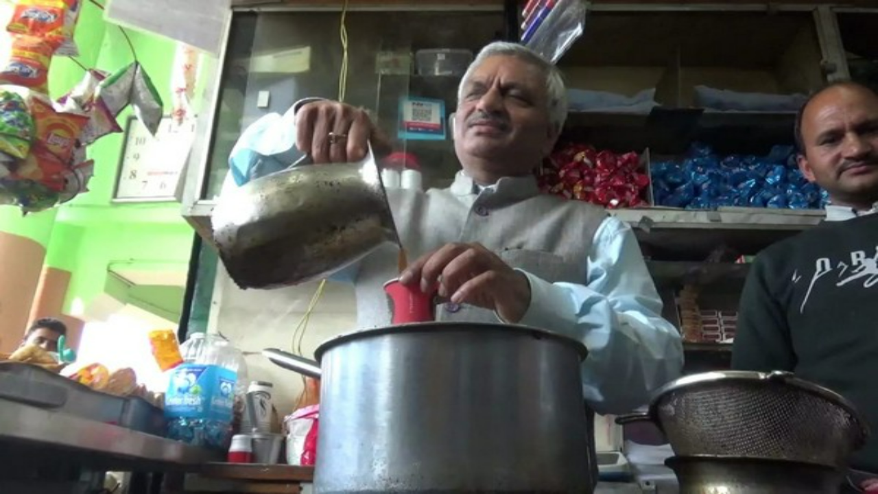 'Chaiwala' Sanjay Sood gets BJP ticket in Shimla