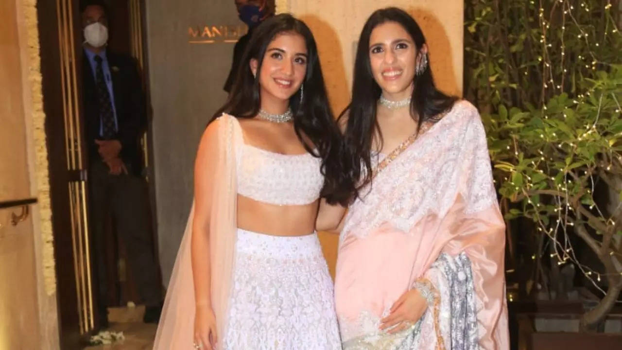 Shloka Mehta, Radhika Merchant at Manish Malhotra's Diwali bash