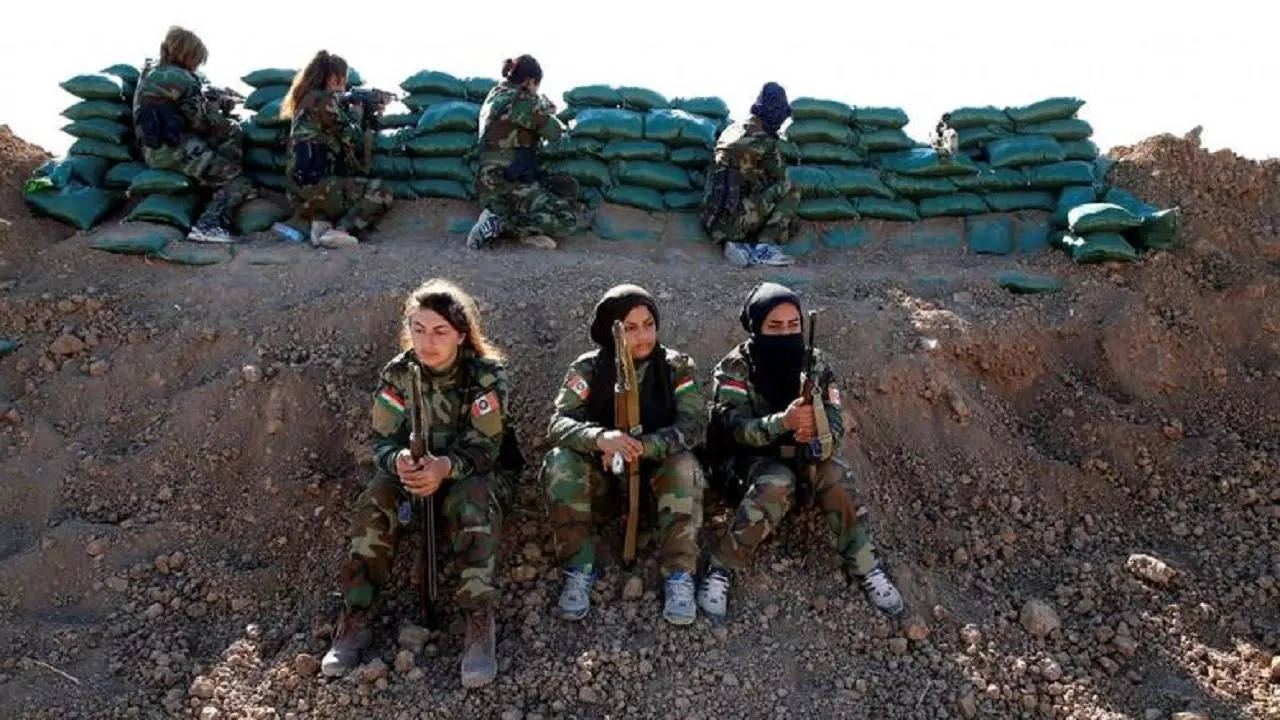 women kurdish fighters