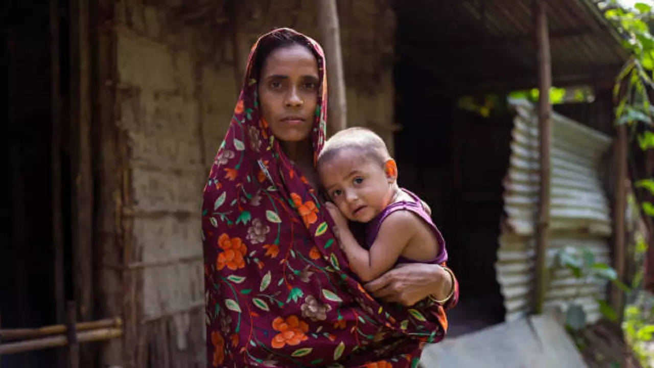 istockphoto-rural woman with child