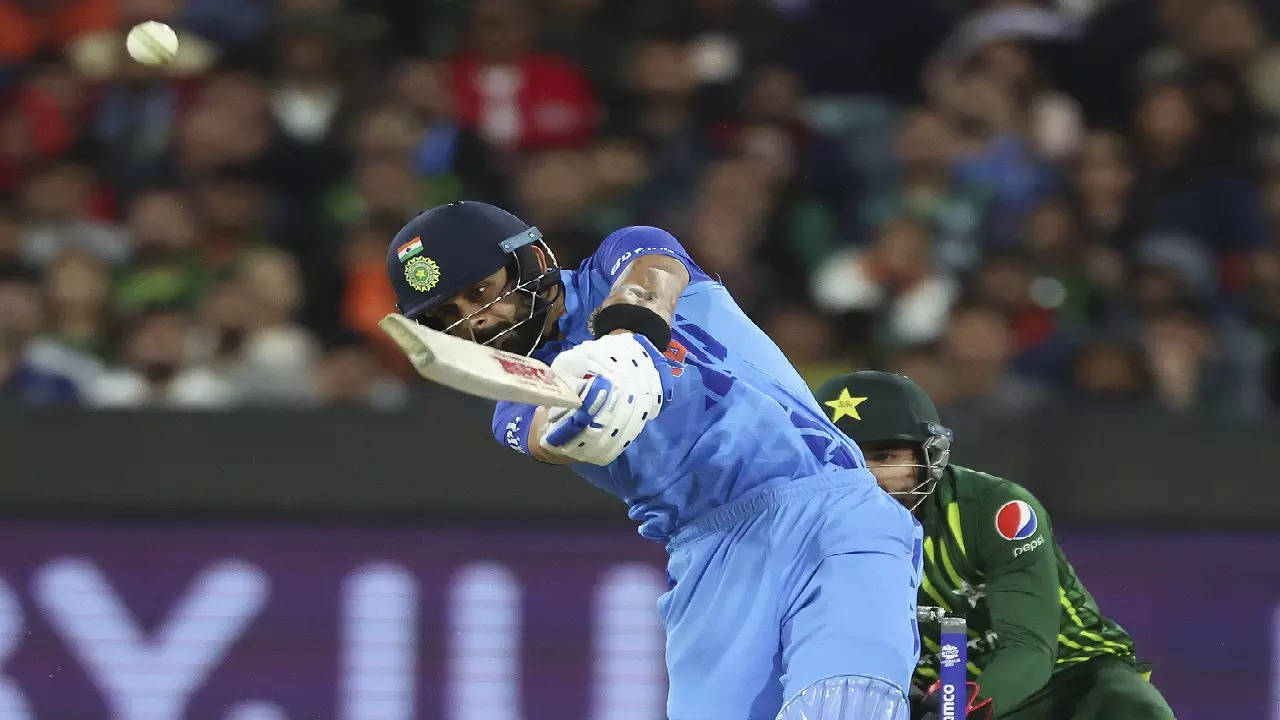 Ind Vs Pak Virat Kohli Goes Past Rahul Dravid To Become Sixth Highest Run Getter In 9400