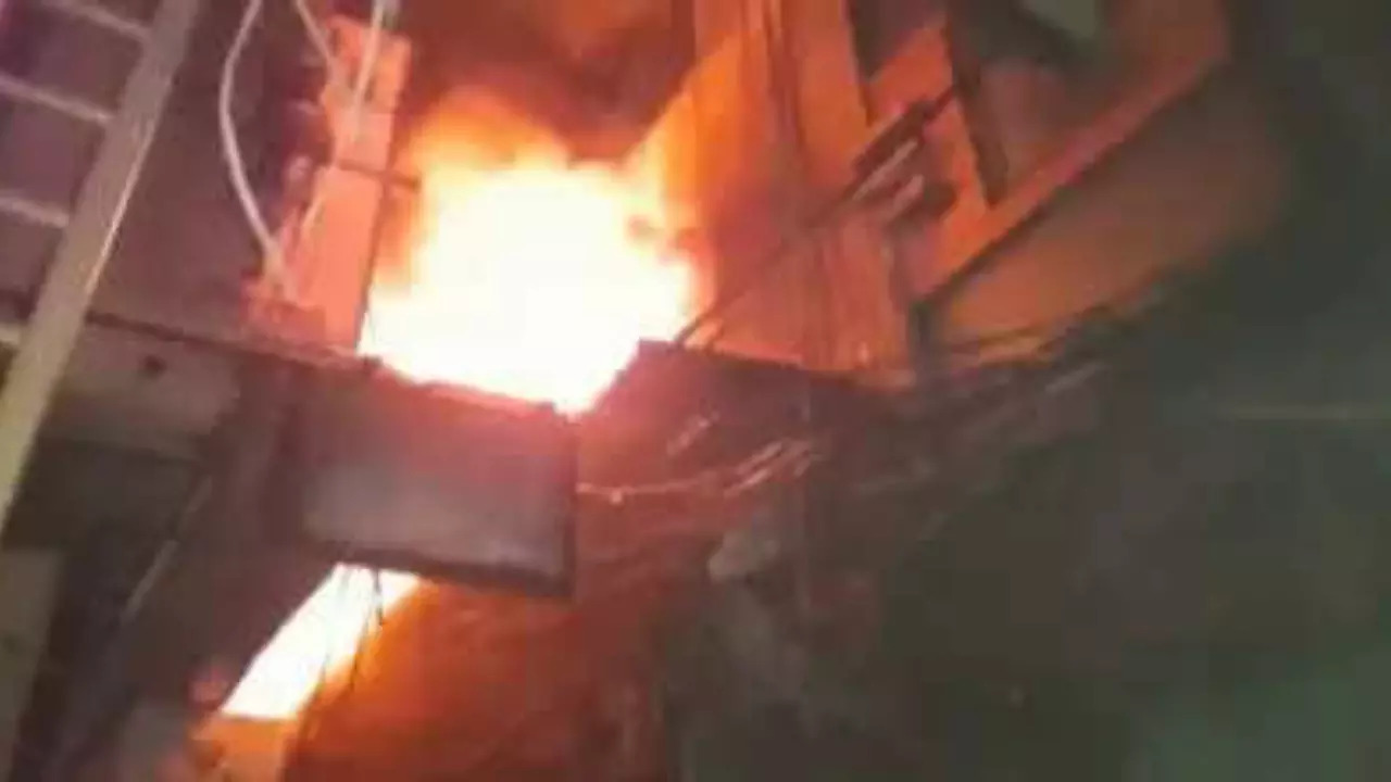 Delhi fire (1)