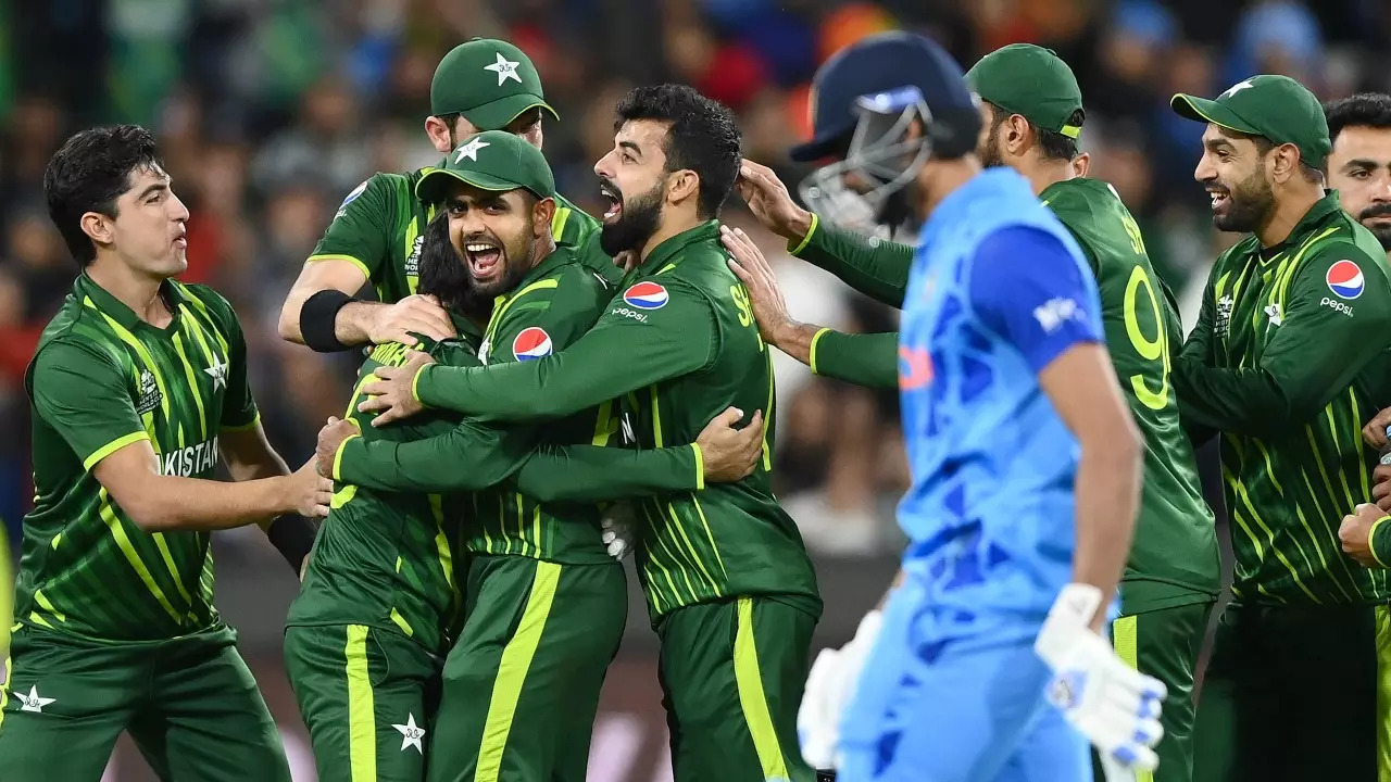 Babar Azam's captaincy is like a sacred cow...: Hafeez lashes out at ...