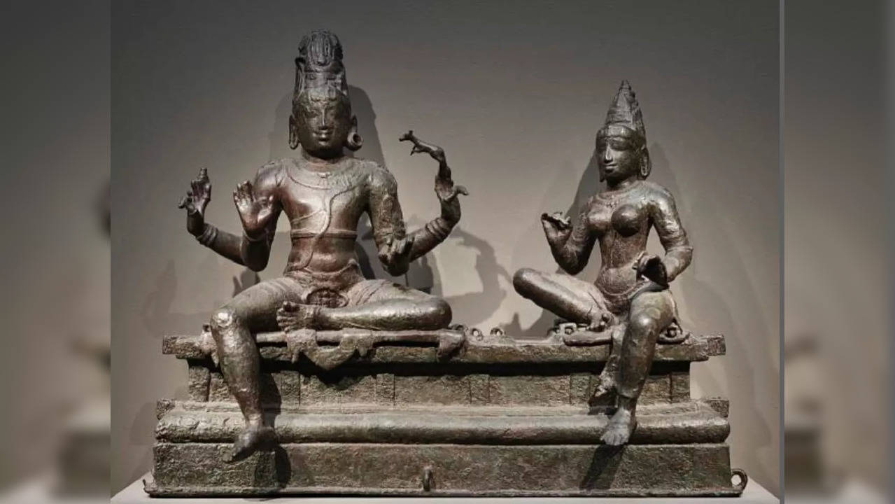 2 antique idols stolen from Tamil Nadu 50 years ago traced to US