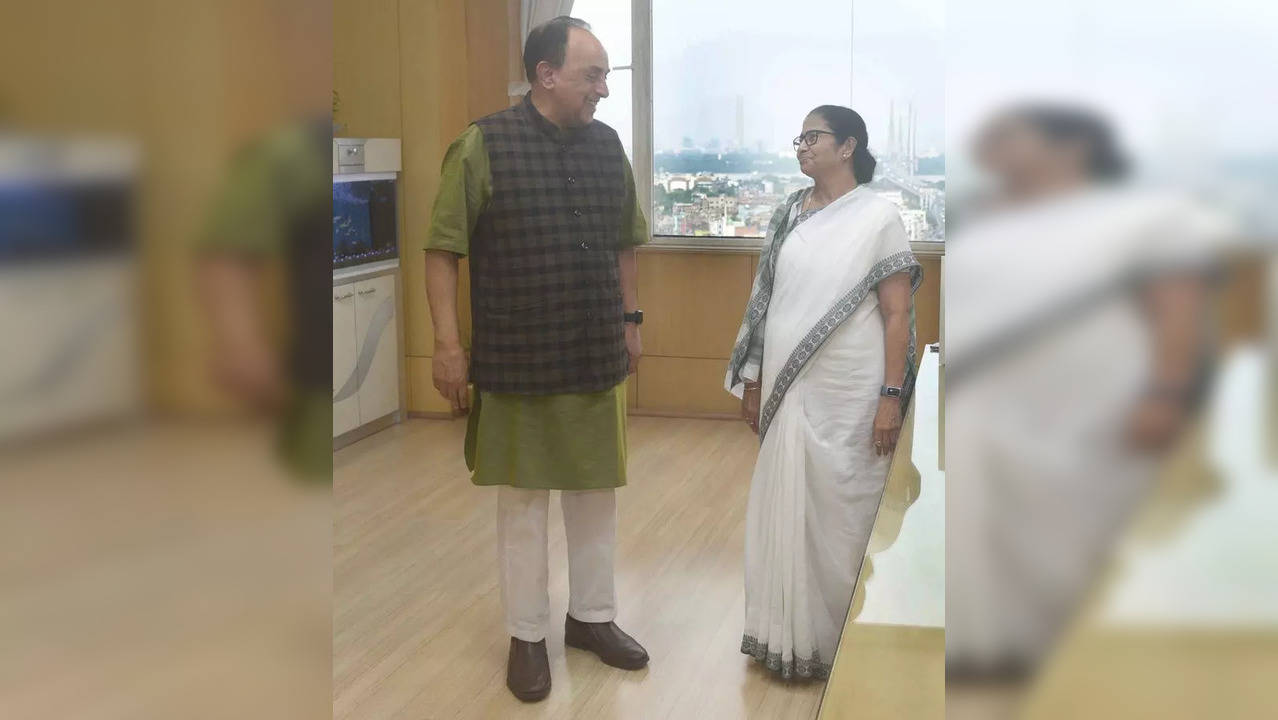 West Bengal Chief Minister Mamata Banerjee with Former Member of Rajya Sabha Subramanian Swamy