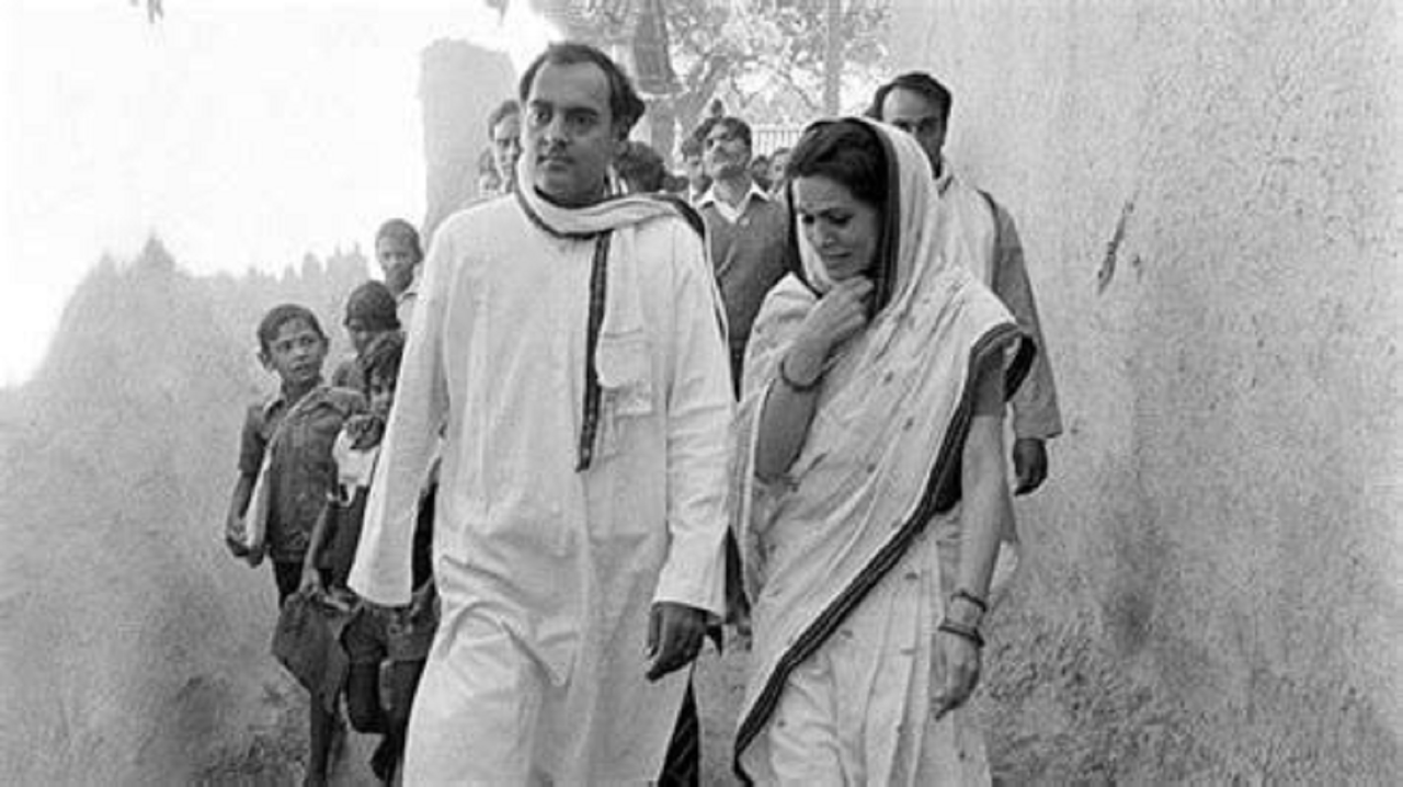 ​Rahul Gandhi shares photograph of Rajiv Gandhi and Sonia Gandhi