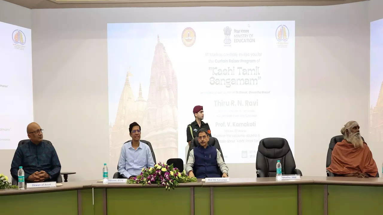 Thiru N Ravi (2nd R), Governor of TN & Prof. V. Kamakoti (2nd L), Director, IIT Madras