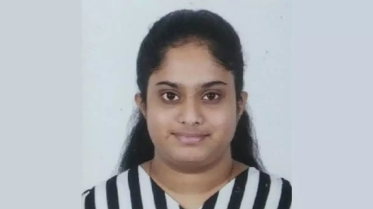 Rucha Pawashe NEET 2022 Topper AIR 4.