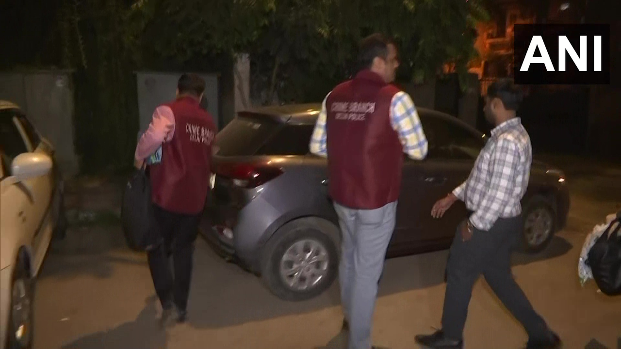 ​Delhi: Visuals from outside the residence of 'The Wire' founder Siddharth Varadarajan where Delhi Police crime Branch searches are underway.​