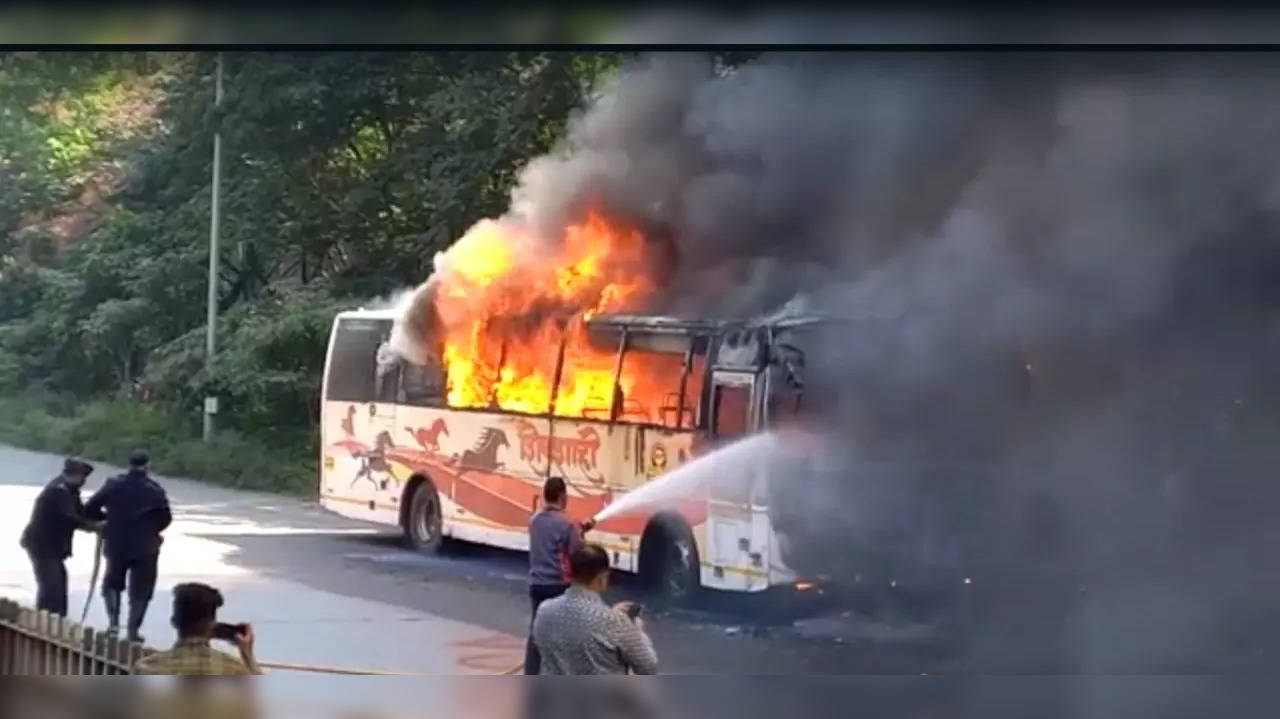 Pune bus fire