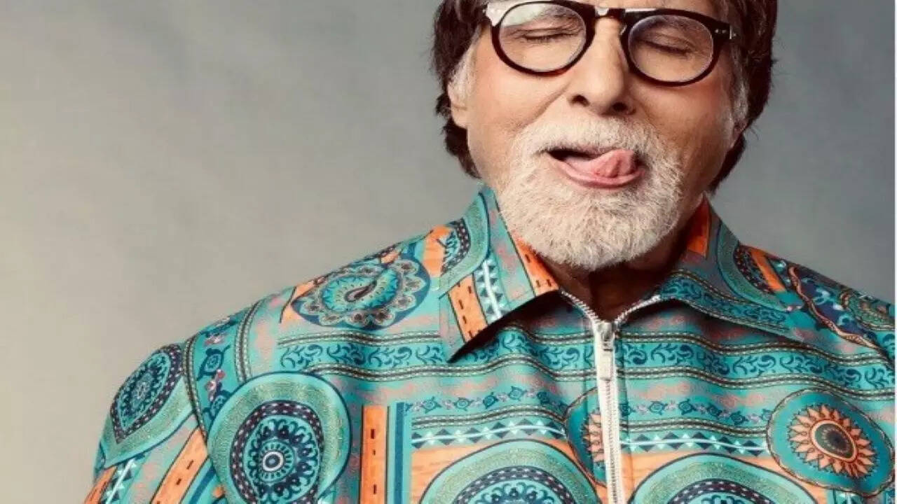 ‘Naughty Big B’: Netizens Roast Amitabh Bachchan After Megastar Shares ...