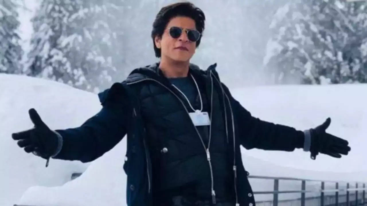 Shah Rukh Khan is a true Delhiwala by heart, don't believe us? Watch here  for proof!