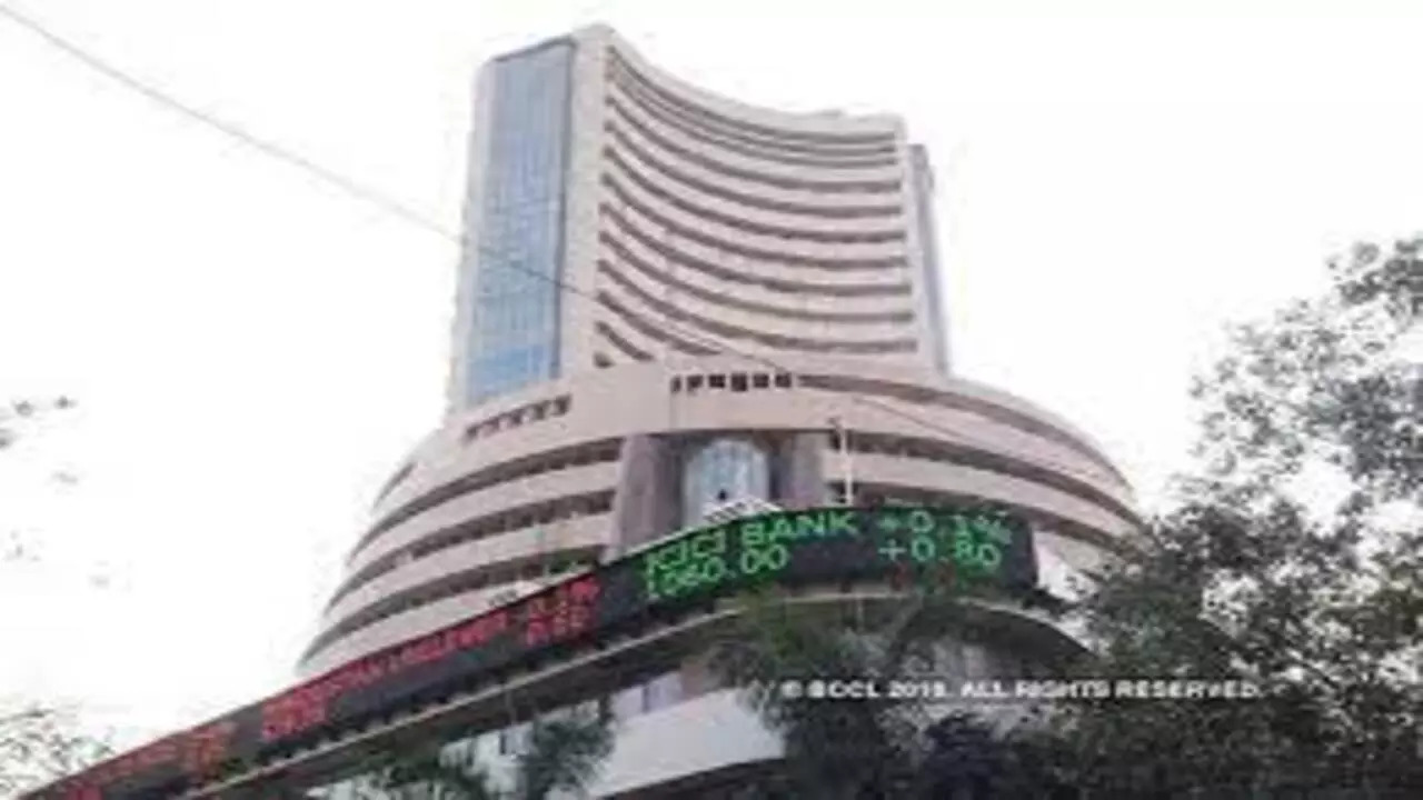 Sensex logs 1st gain in 3 days