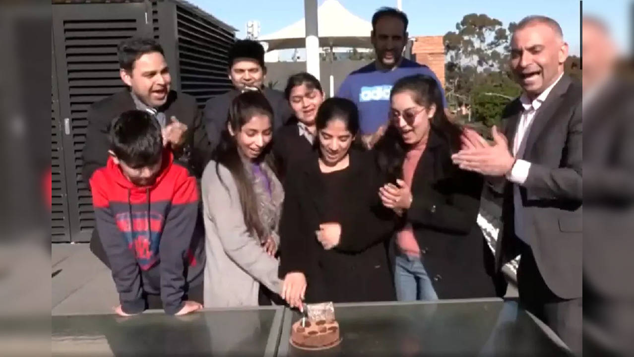 Virat Kohli birthday celebration by fans in Melbourne