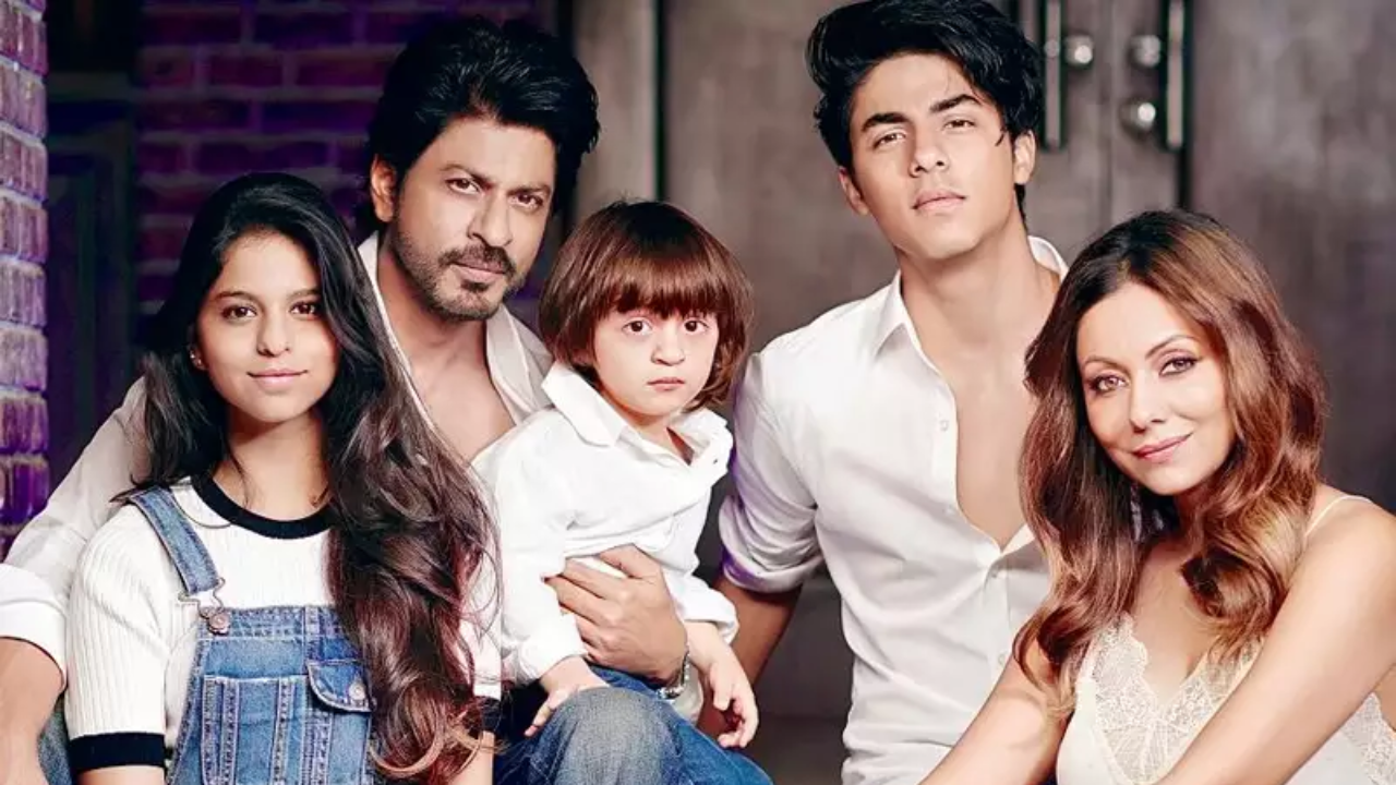 Shah Rukh Khan with his family