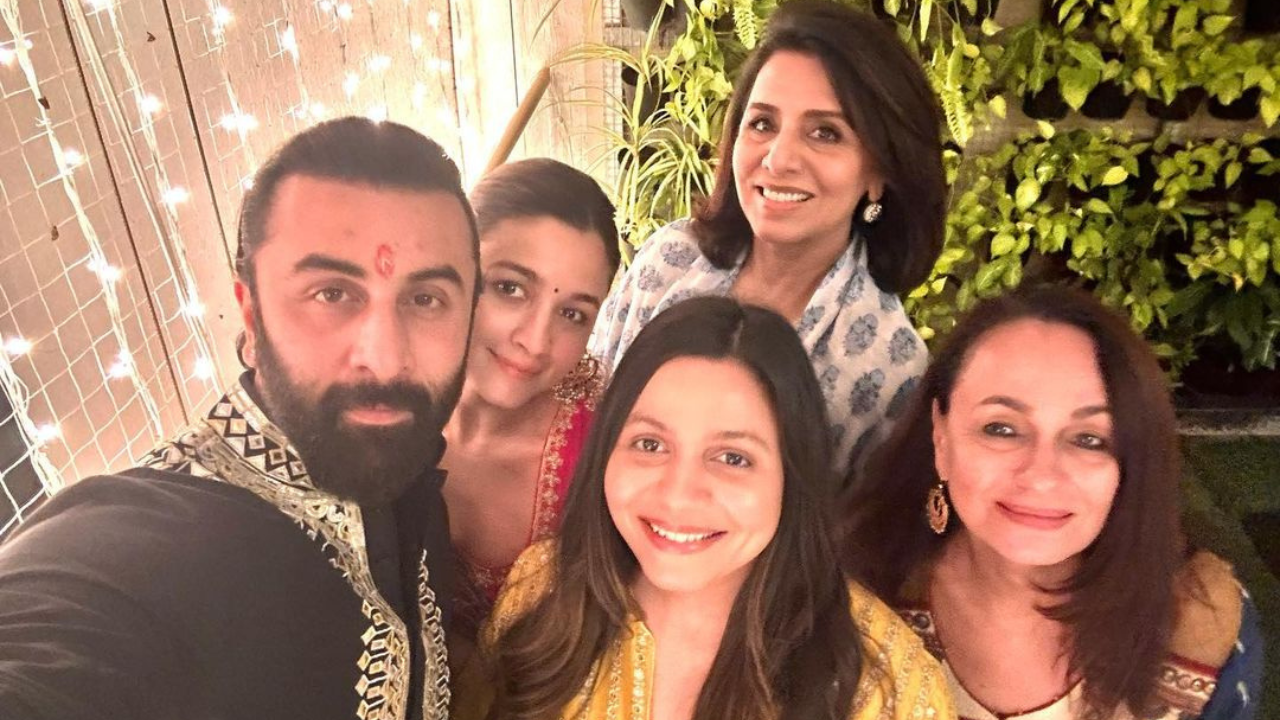 Grandmoms Neetu Kapoor and Soni Razdan shower blessings on Ranbir Kapoor, Alia Bhatt's  newborn