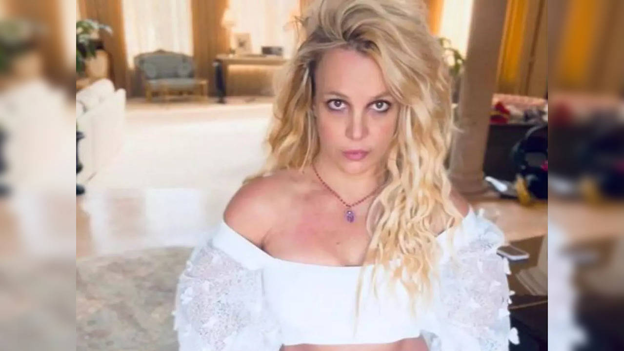 Pins, needles, numbness: Britney Spears says she is suffering from ...