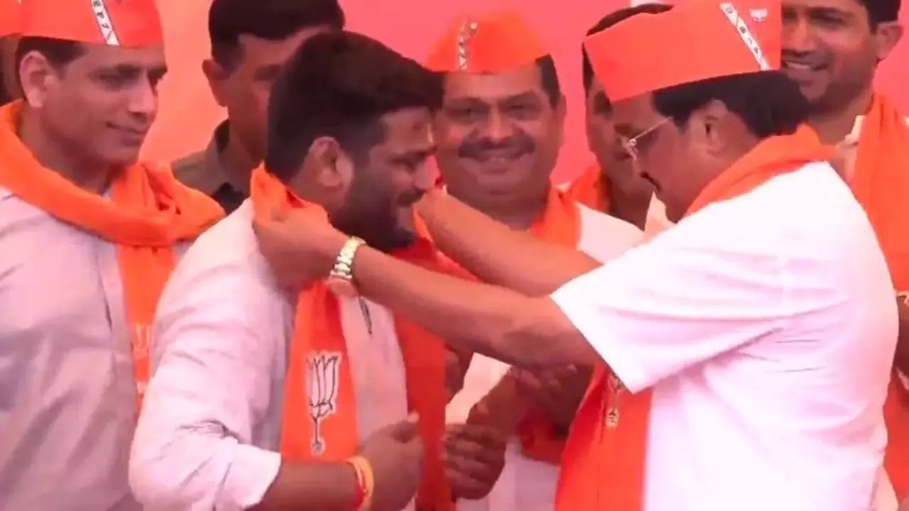 Hardik patel joins bjp