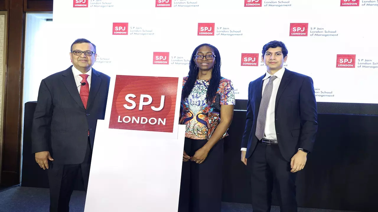 SP Jain Global announces New International Campus in London, On the left Mr.Nitish Jain, Centre, Akoto Agyeman and Right Gaurav Jain