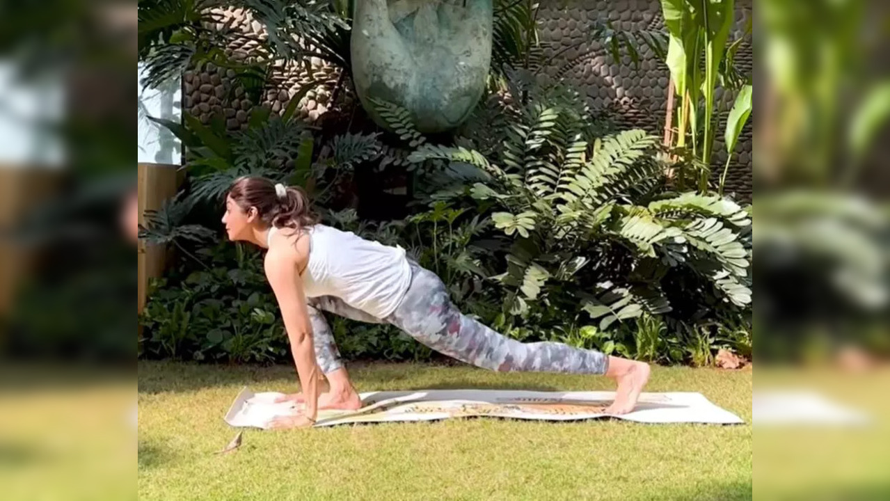 In the video, along with the 12-step sun salutation, Shilpa Shetty also demonstrated the Adho Mukha Svanasana and wrote about the importance of believing in oneself.