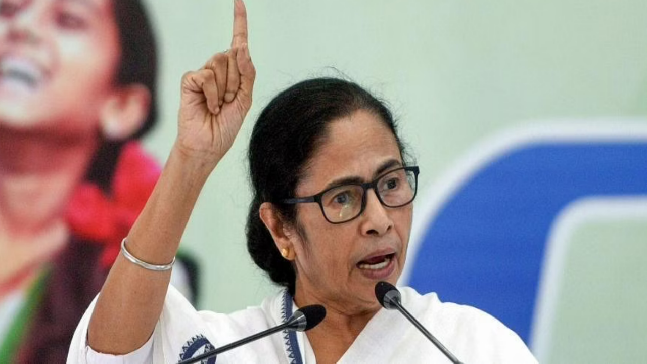 Mamata's BIG charge 'VIP cars transporting arms, NIA stoking tension