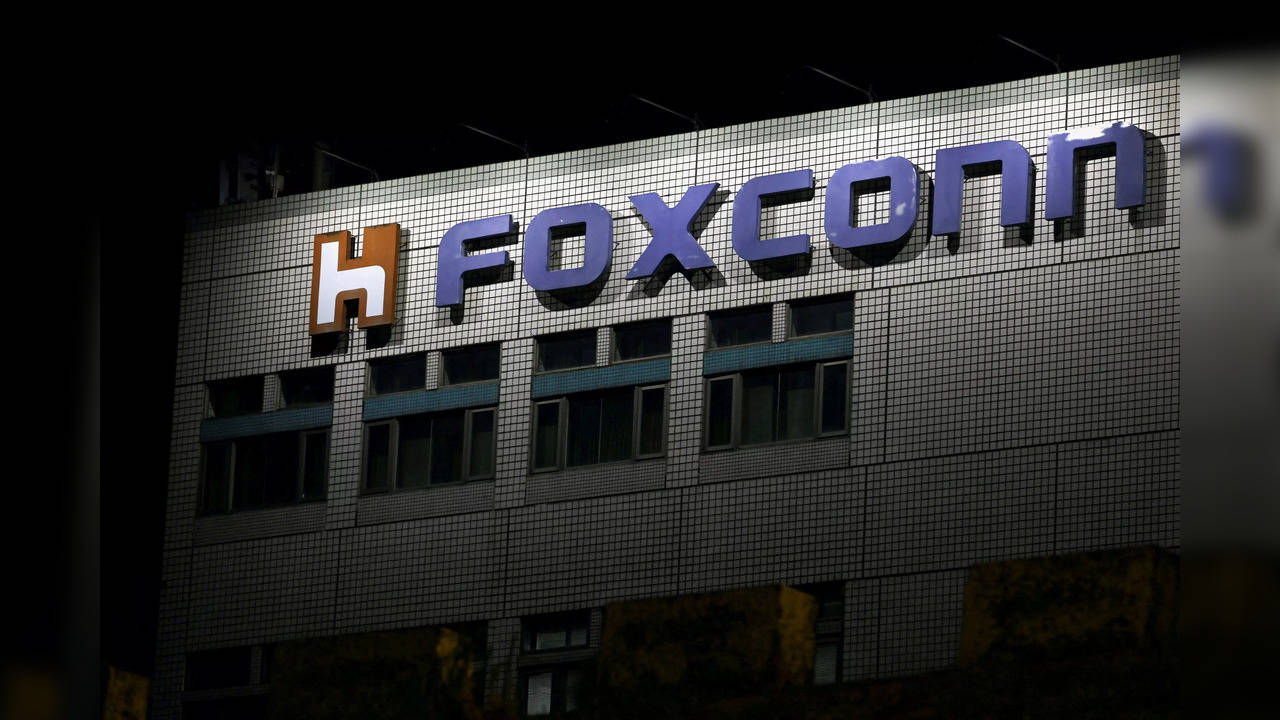 Apple supplier Foxconn plans to quadruple workforce at India plant